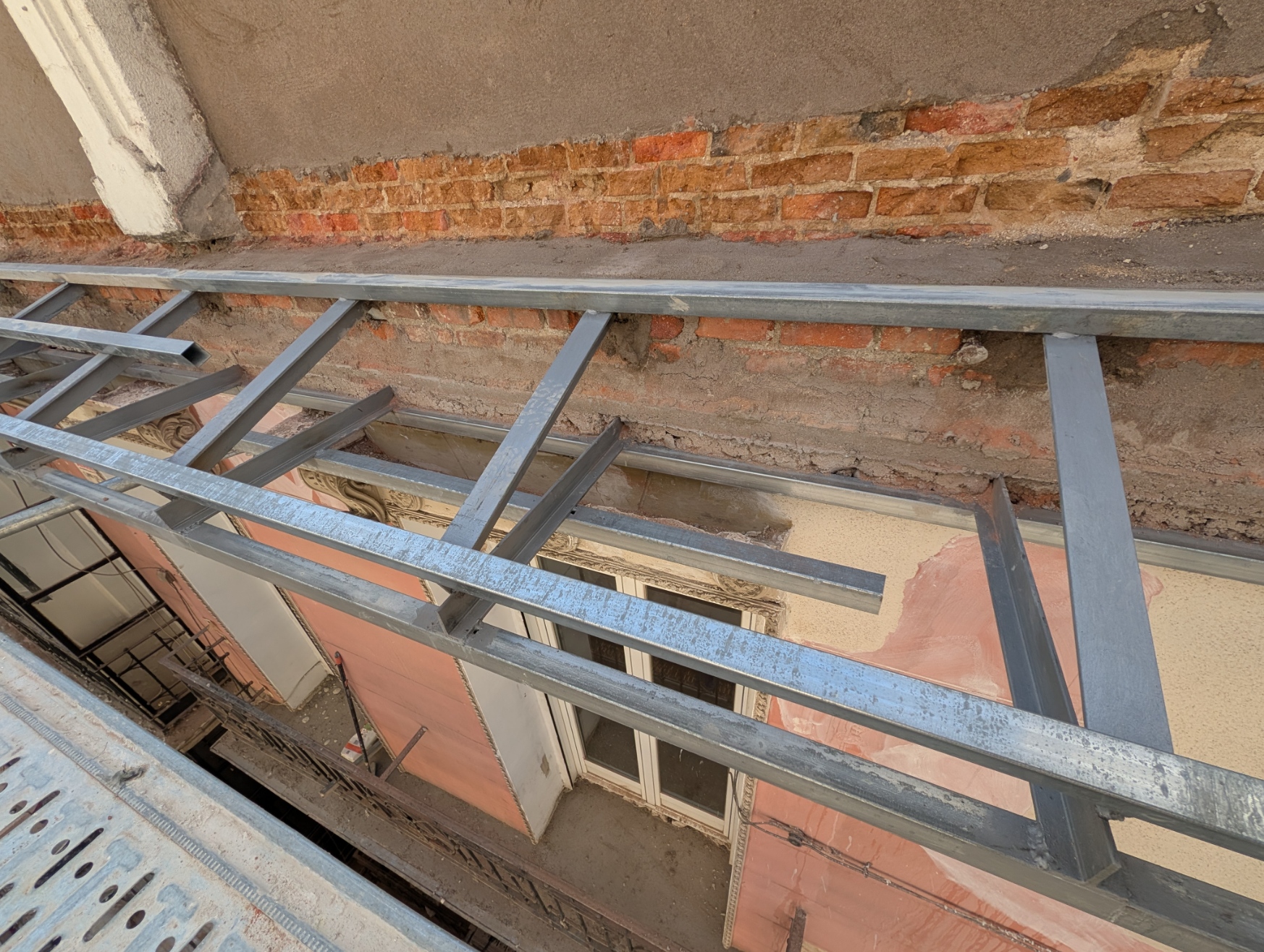 Refuerzo estructural de fachada en Chamberí con Agente Rehabilitador NextGen 65%